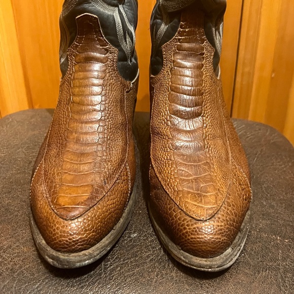 Tony Lama Ostrich Leg have never seen a pair done this way… - Picture 3 of 10
